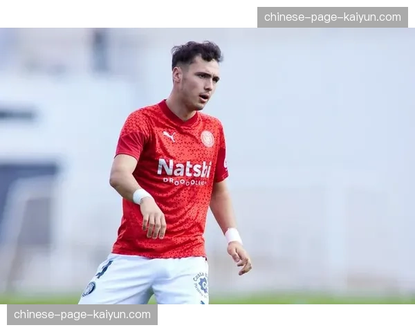 特写：终场前任意球中柱，赫罗纳前锋泪洒蒙特惠奇球场