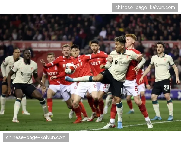 比赛第85分钟，西汉姆联球员抽筋倒地，凸显连续一周双赛强度